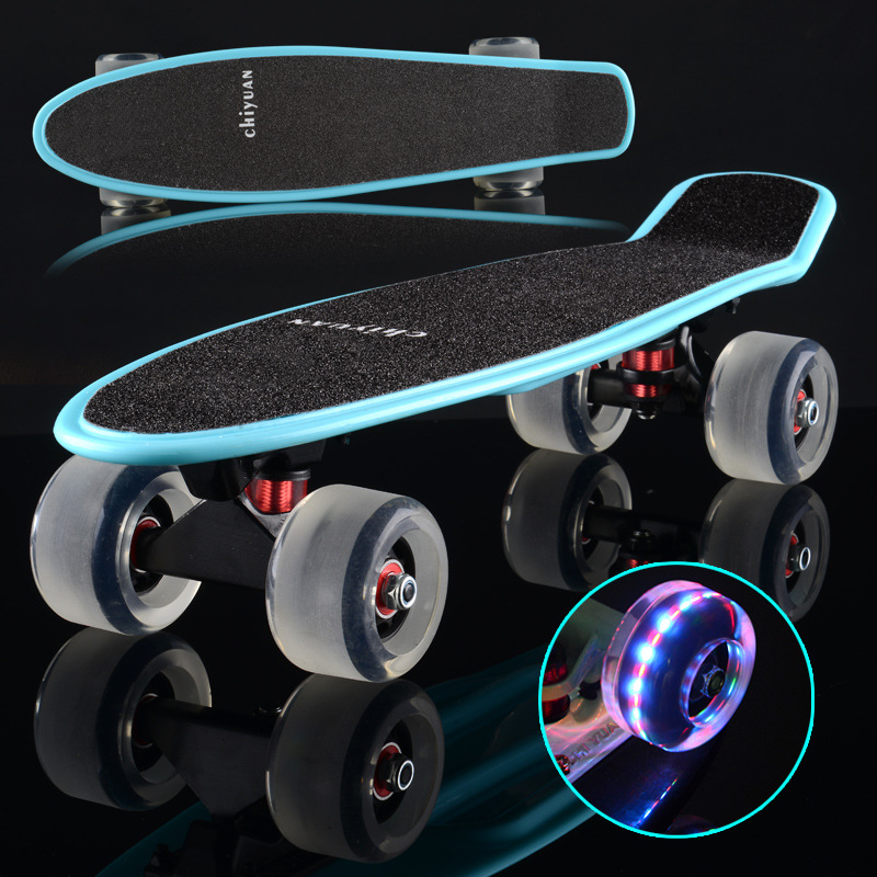 Beautiful Professional Four Wheel Adults Teenagers Children Board Scooter Short Climbing Skateboard Beginner