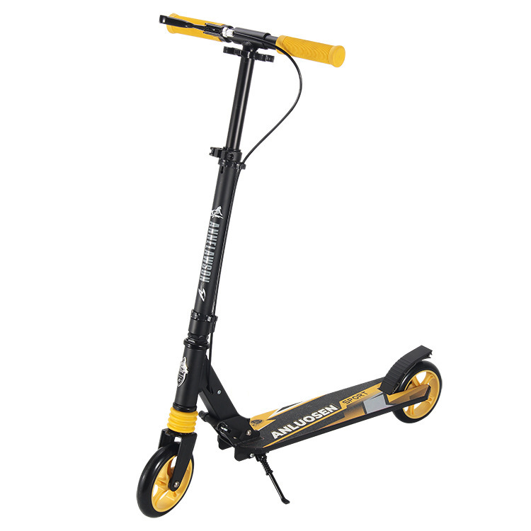 Factory Direct Sales Wholesale 25cm Wheel Adult Scooter Large Two Wheel Foldable All Aluminum Youth Scooter With Handbrake