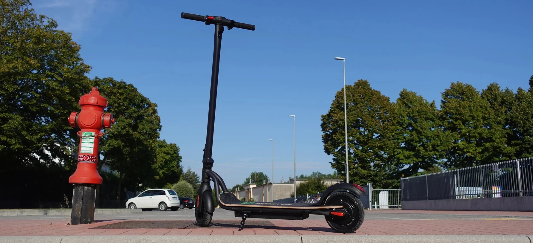 So With That In Mind What Is Our Pick For The Best Kick Scooter With Flash Wheel for college students