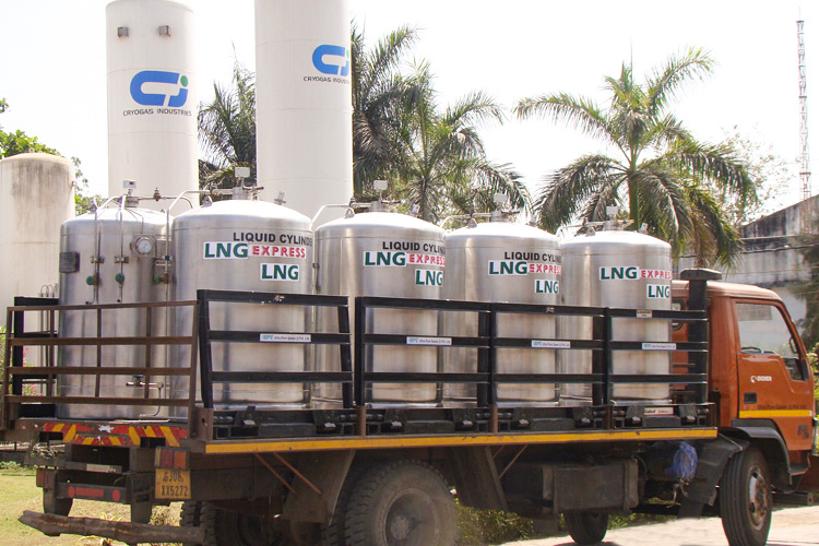 ISO Tank Container Cryogenic Liquid Argon Oxygen Nitrogen Carbon Dioxide Hydrogen LNG Truck Trailer Storage Tank Vessel