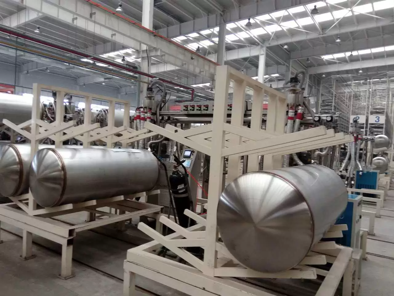 Why LNG Fuel Tanks Are a Smart Choice for Trucks Why LNG Fuel Tanks Are a Smart Choice for Trucks