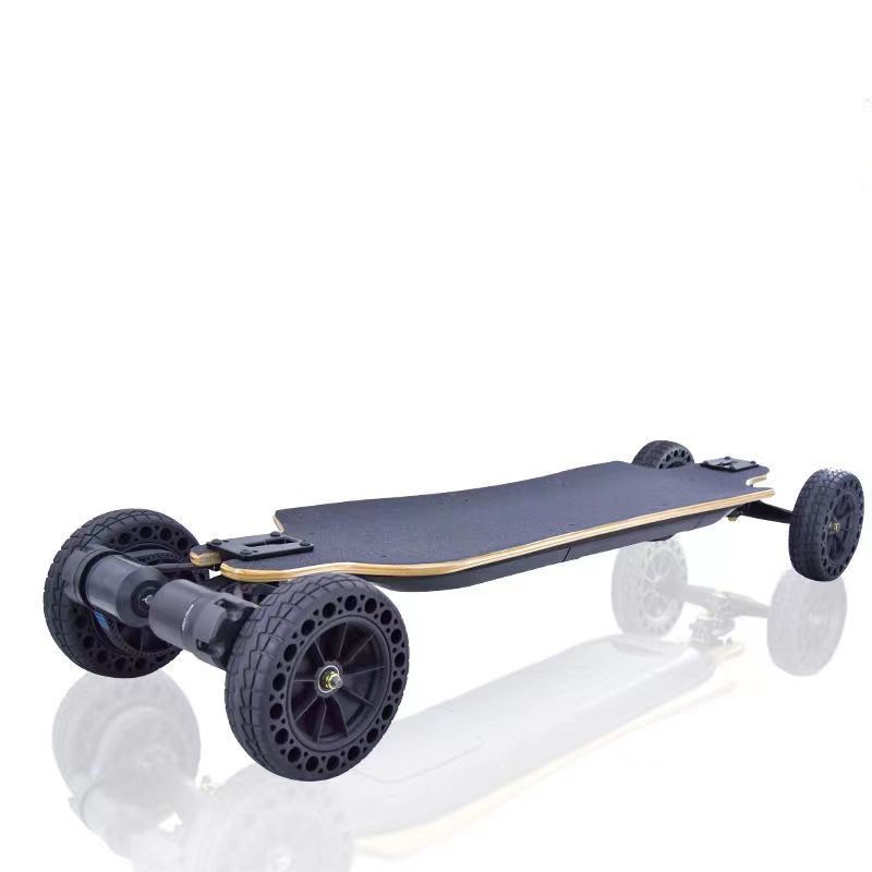 Dual Drive All Terrain Off Road Electric Skateboard Four Wheel Suspension Shock Absorb High Speed Adult Wireless Remote Control Electric Vehicle Skateboard