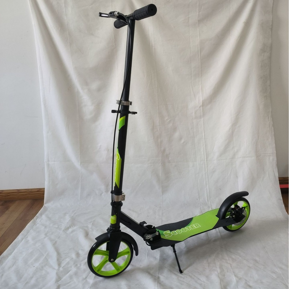 Lightweight Foldable Extra Smooth Stable Ride 20cm Wheel Adult Scooter Large Two Wheel Foldable All Aluminum Kickboard Scooters With HandBrake