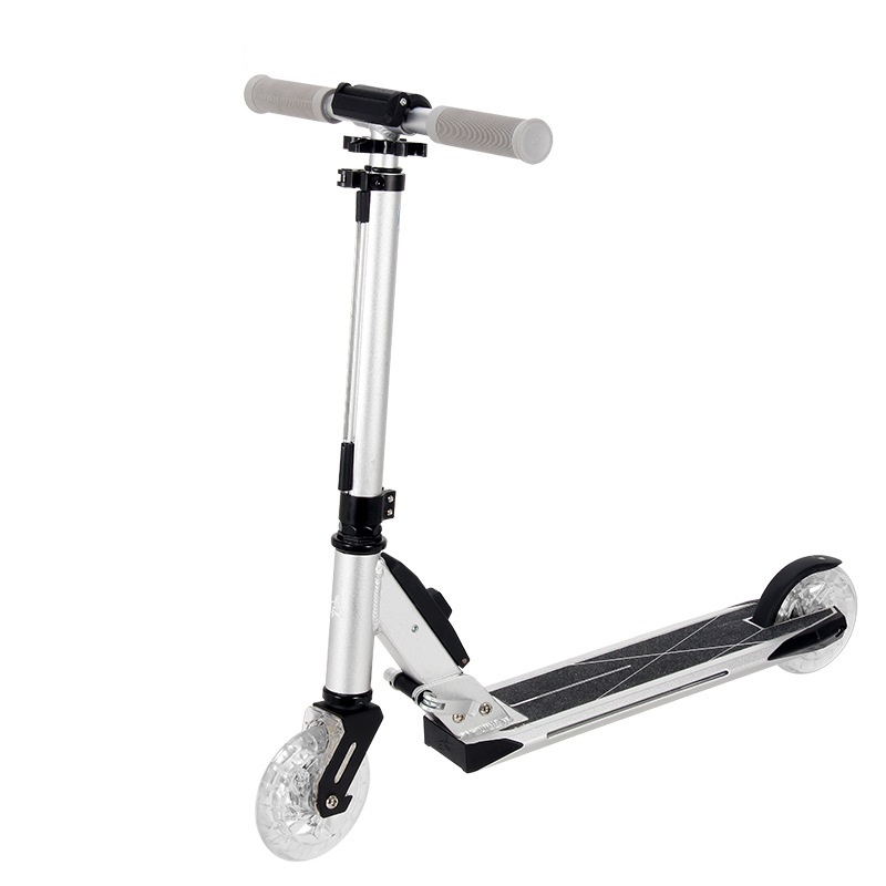 Easy Folding Mechanism Lightweight Adult Two Wheel Scooter With HandBrake Foldable Aluminum Alloy Disc Brake Scooter